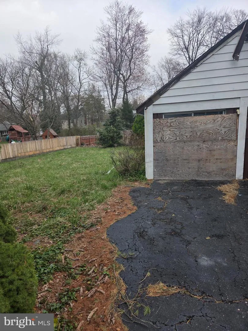 584 PARKWAY AVENUE Ewing, NJ 08618