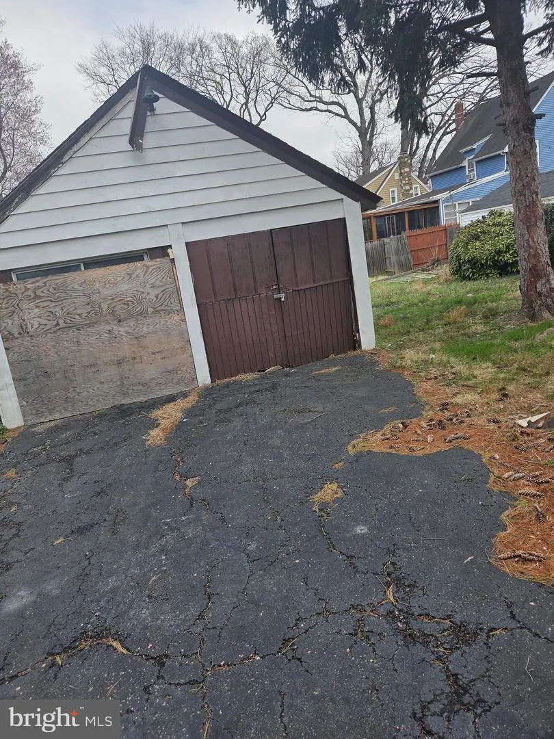 584 PARKWAY AVENUE Ewing, NJ 08618