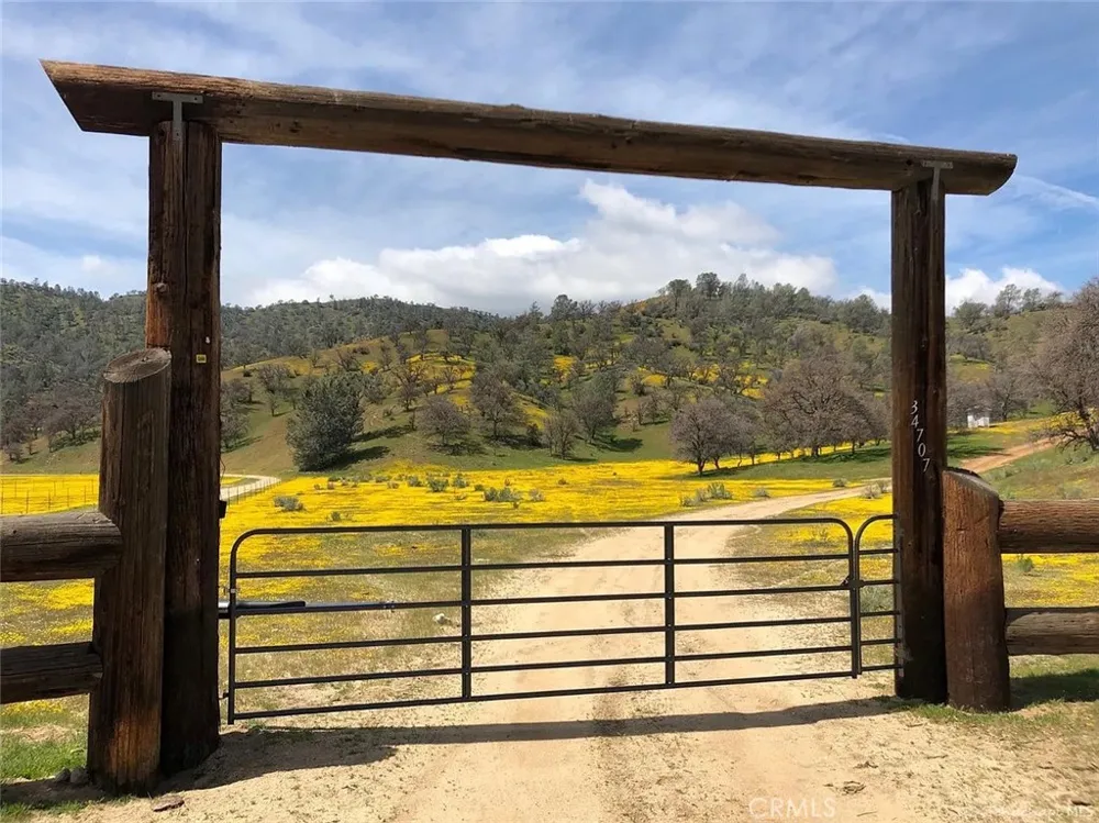 34707 Sand Canyon Rd Caliente, CA 93518