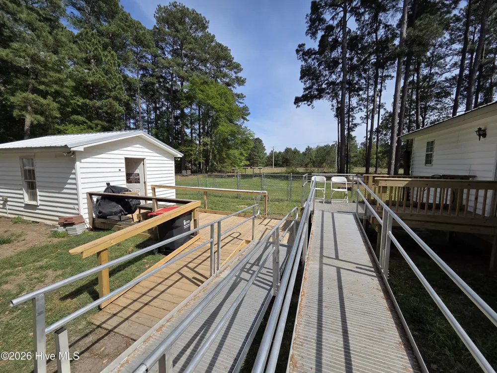 5841 Crestline Road Laurinburg, NC 28352
