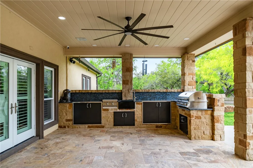 5548 County Road 81 Robstown, TX 78380