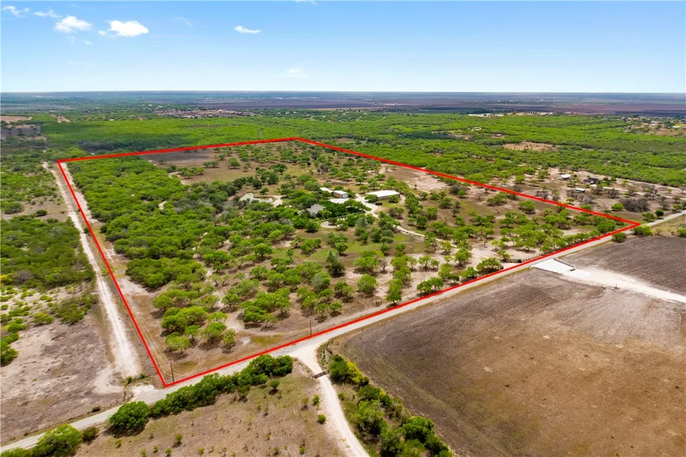 5548 County Road 81 Robstown, TX 78380