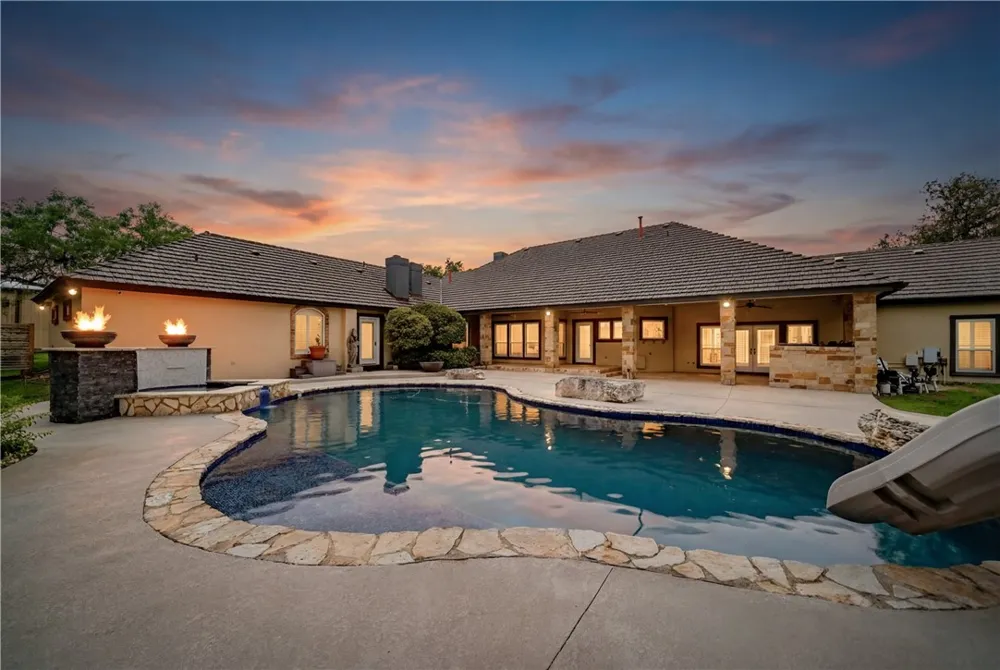5548 County Road 81 Robstown, TX 78380