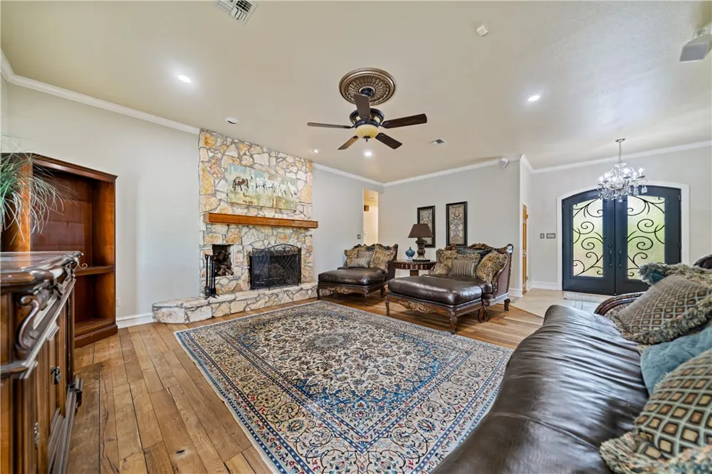 5548 County Road 81 Robstown, TX 78380