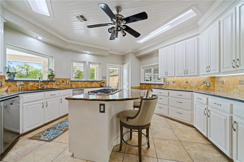 5548 County Road 81 Robstown, TX 78380