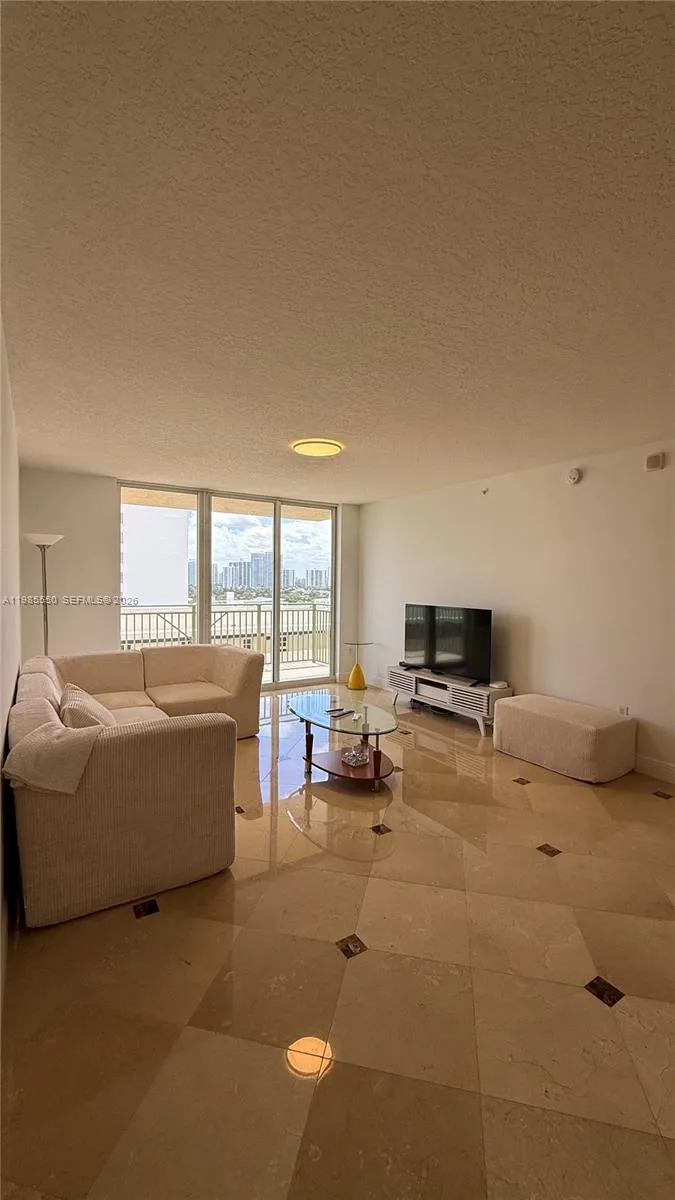 2080 S Ocean Dr #905 Hallandale Beach, FL 33009