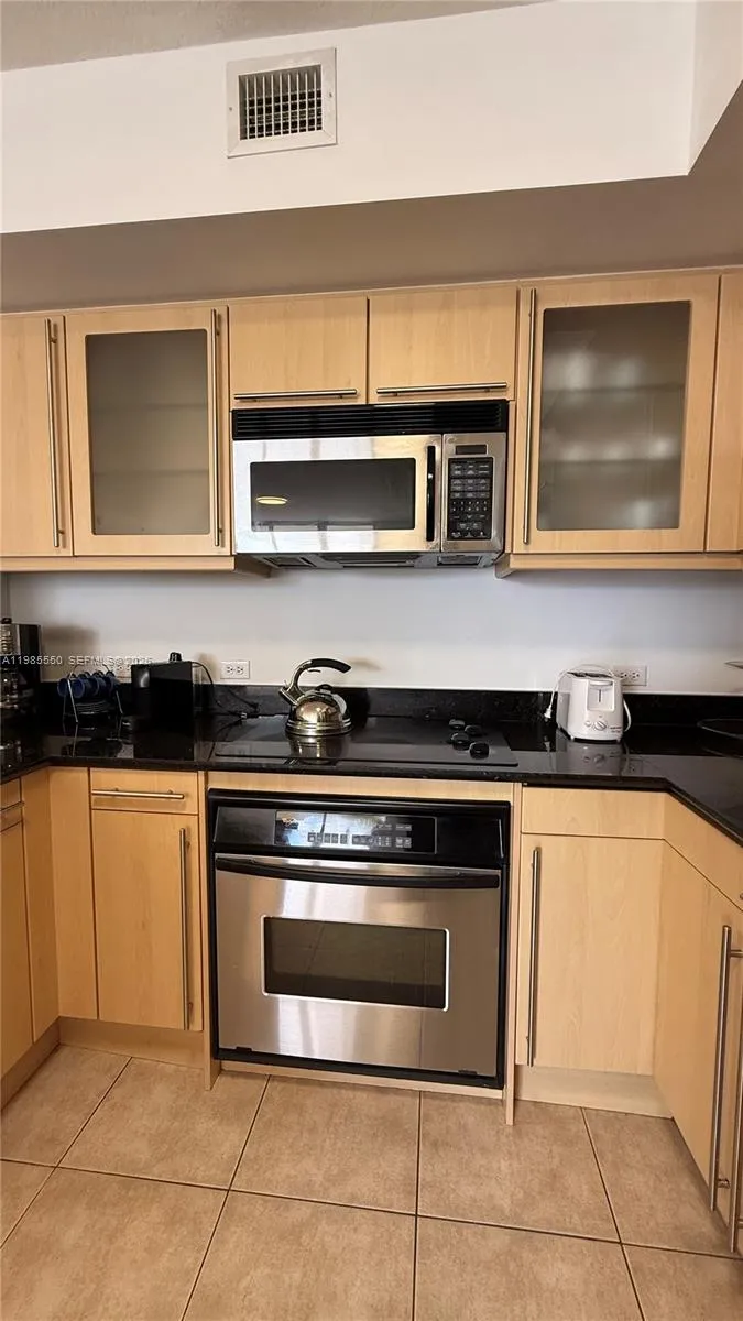 2080 S Ocean Dr #905 Hallandale Beach, FL 33009