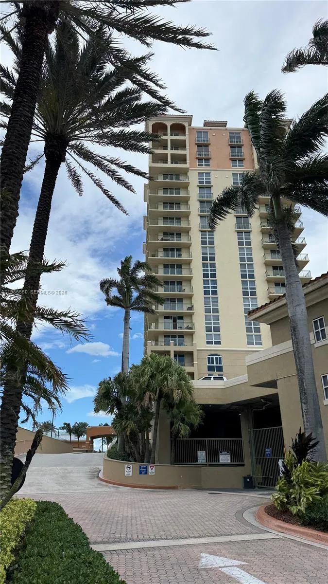 2080 S Ocean Dr #905 Hallandale Beach, FL 33009