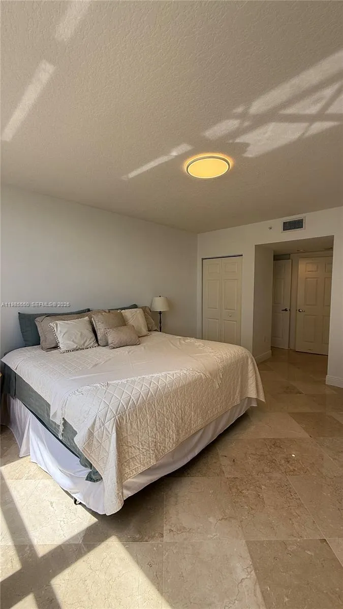 2080 S Ocean Dr #905 Hallandale Beach, FL 33009