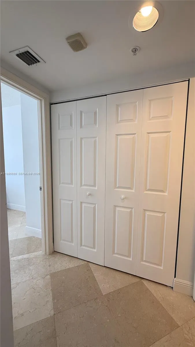 2080 S Ocean Dr #905 Hallandale Beach, FL 33009