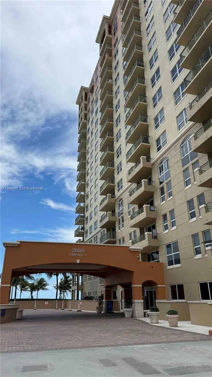2080 S Ocean Dr #905 Hallandale Beach, FL 33009