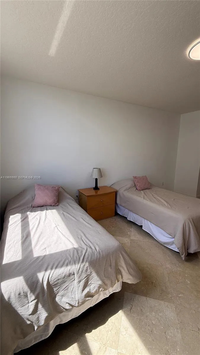 2080 S Ocean Dr #905 Hallandale Beach, FL 33009