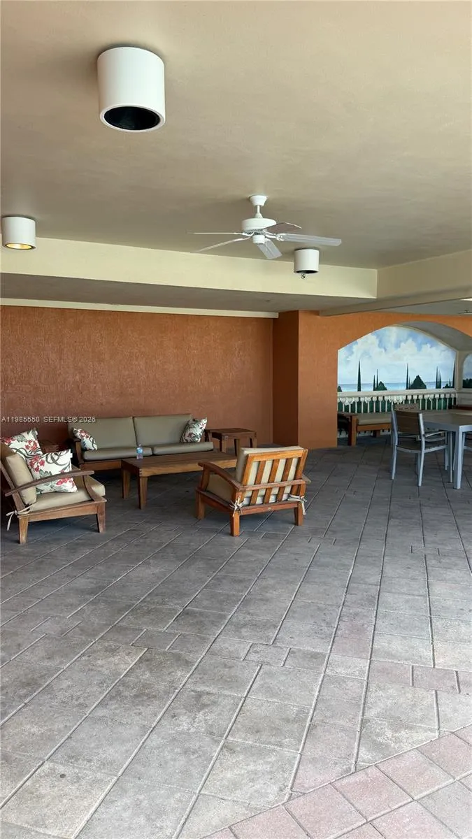 2080 S Ocean Dr #905 Hallandale Beach, FL 33009