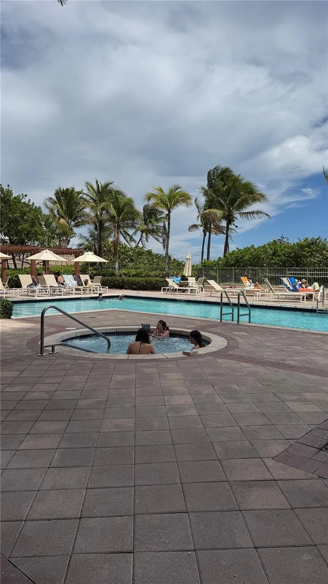 2080 S Ocean Dr #905 Hallandale Beach, FL 33009