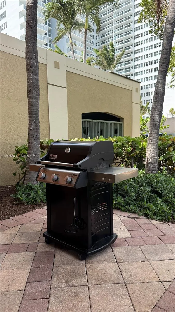 2080 S Ocean Dr #905 Hallandale Beach, FL 33009