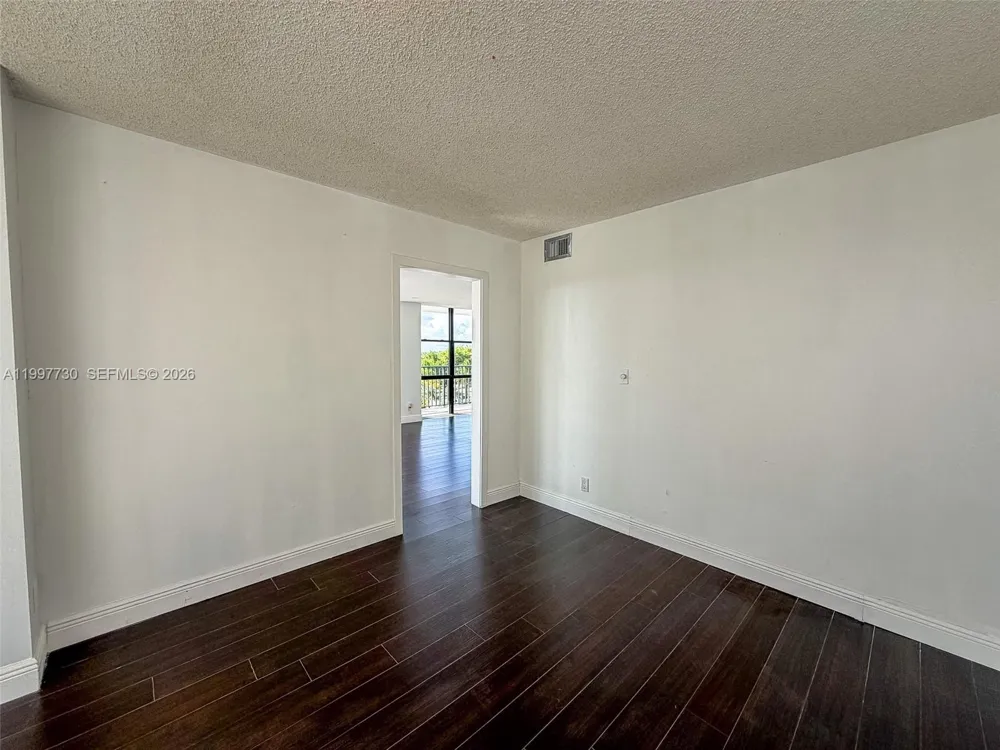 1000 Parkview Dr #531 Hallandale Beach, FL 33009