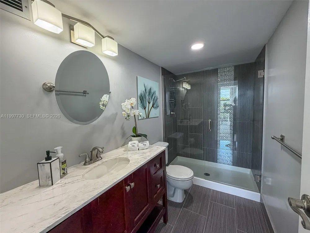 1000 Parkview Dr #531 Hallandale Beach, FL 33009