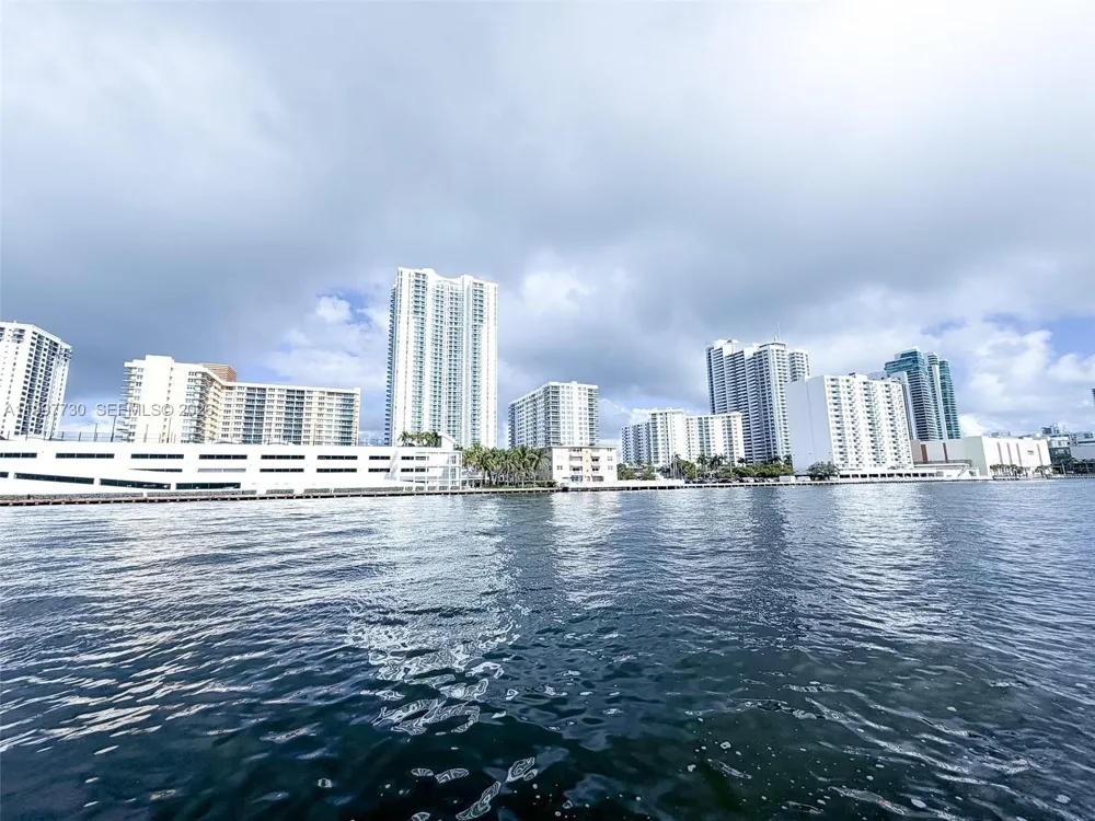 1000 Parkview Dr #531 Hallandale Beach, FL 33009