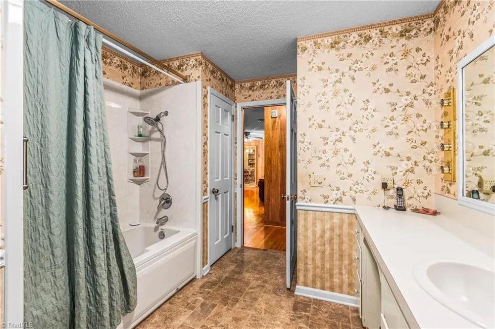 131 Ridge Street Jonesville, NC 28642