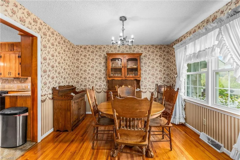 131 Ridge Street Jonesville, NC 28642
