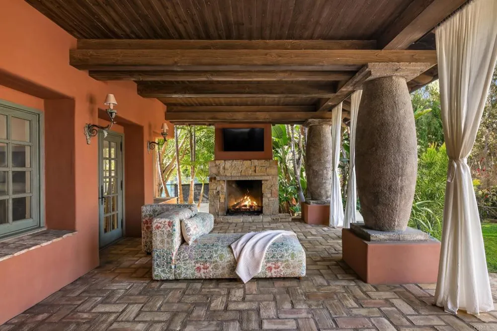 17116 Paseo Hermosa Rancho Santa Fe, CA 92067