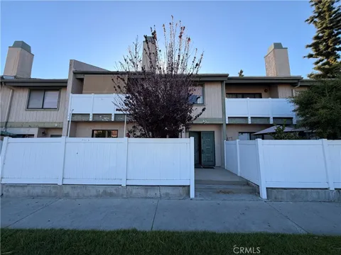 8341 De Soto #10