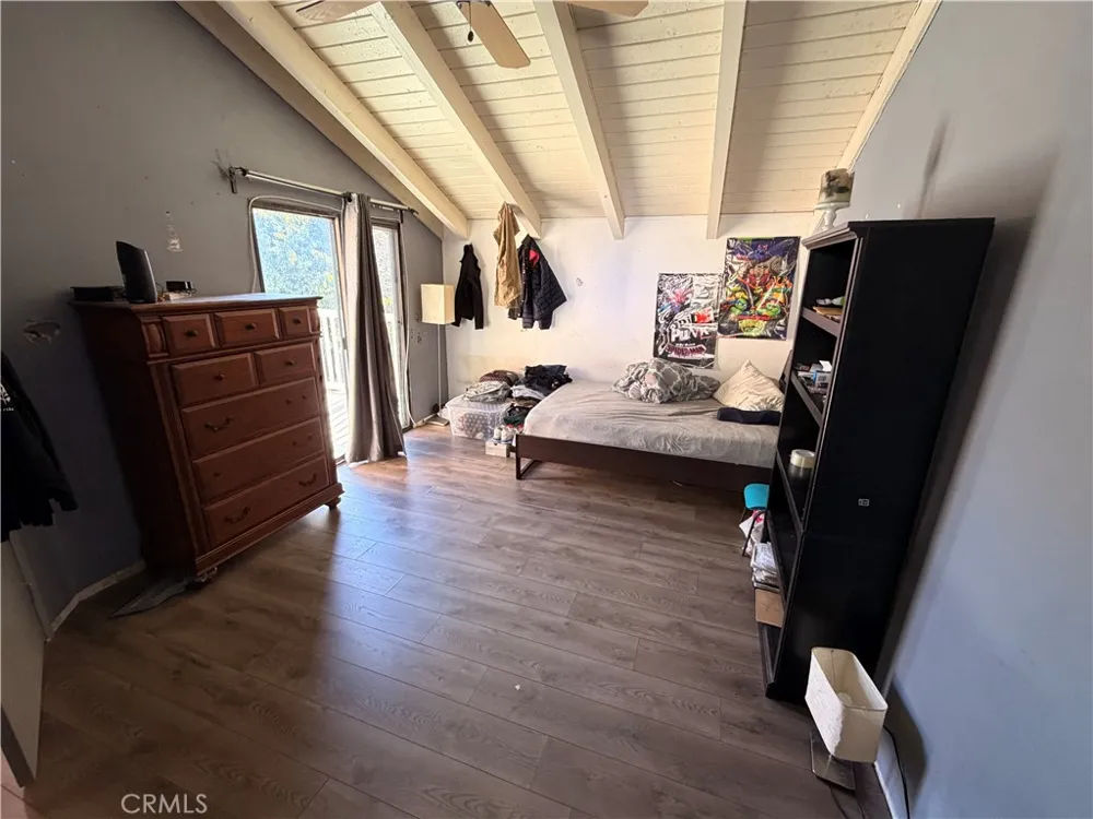 8341 De Soto #10 Canoga Park, CA 91304