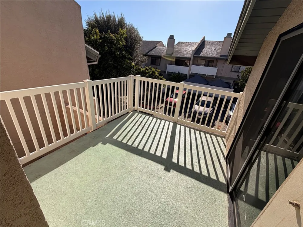 8341 De Soto #10 Canoga Park, CA 91304
