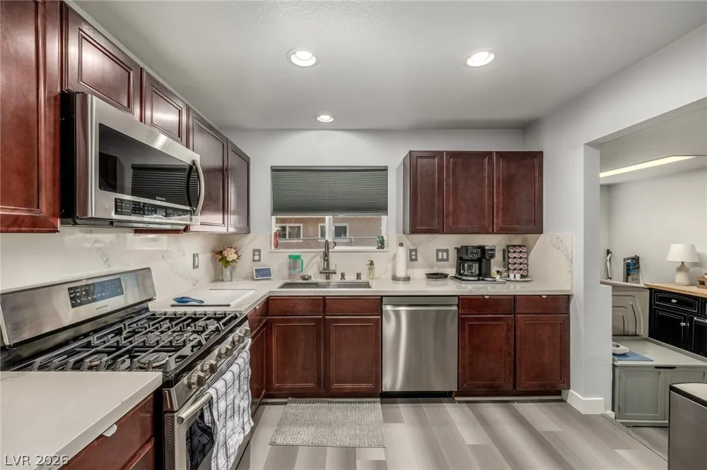 5204 Holmby Avenue Las Vegas, NV 89146