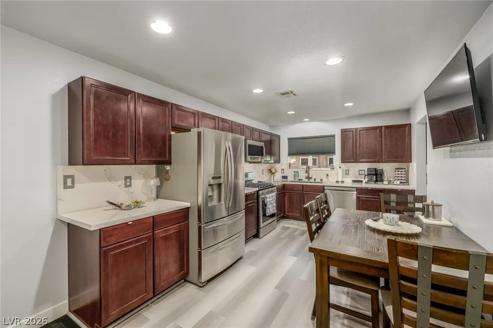 5204 Holmby Avenue Las Vegas, NV 89146