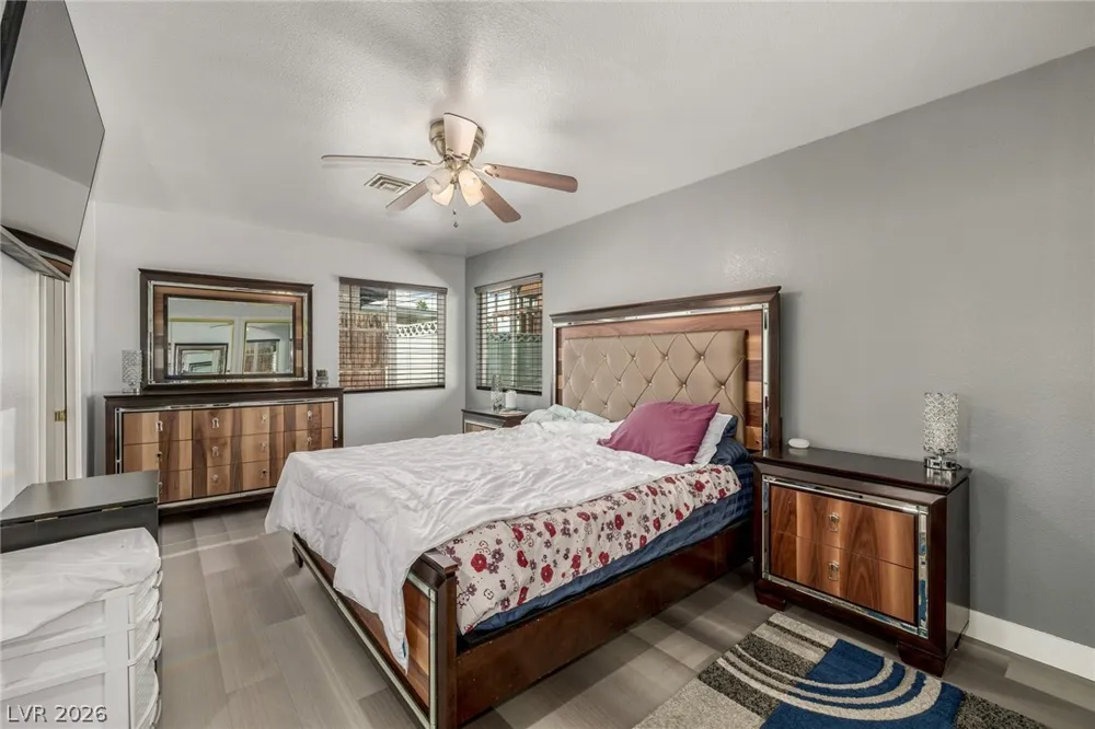 5204 Holmby Avenue Las Vegas, NV 89146
