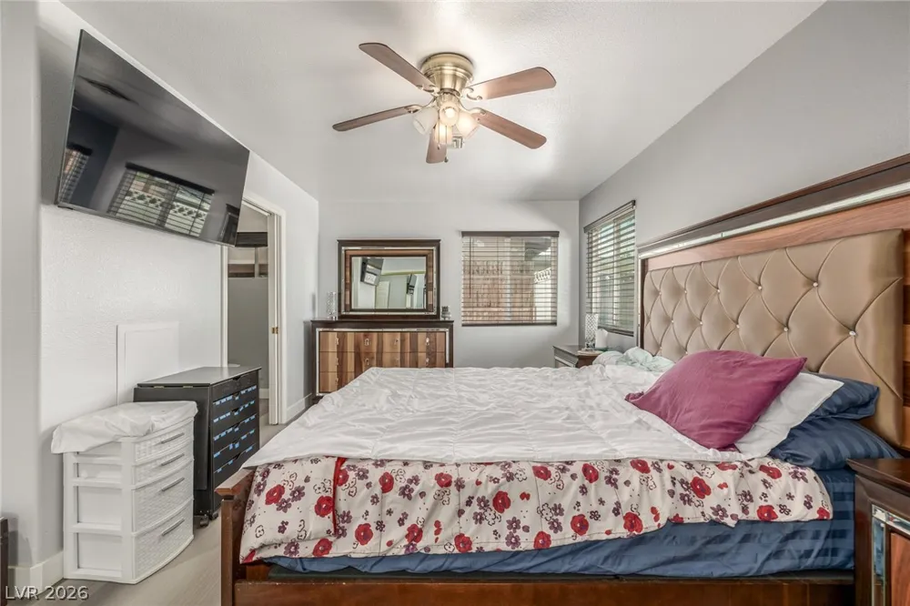 5204 Holmby Avenue Las Vegas, NV 89146