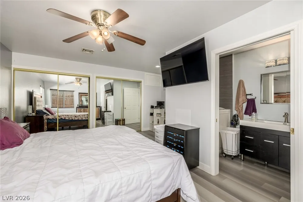 5204 Holmby Avenue Las Vegas, NV 89146