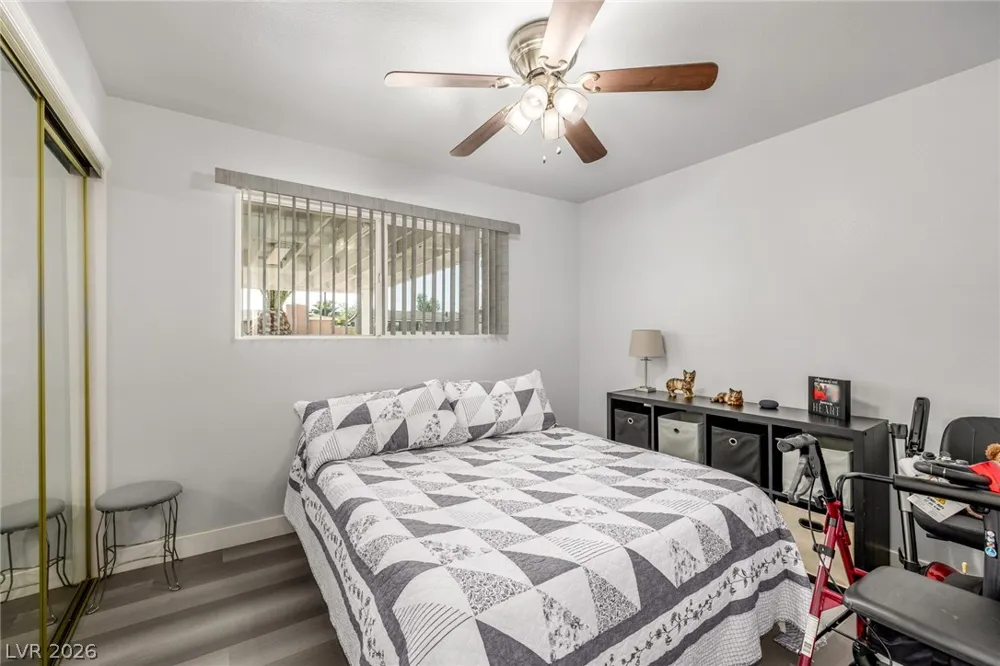 5204 Holmby Avenue Las Vegas, NV 89146