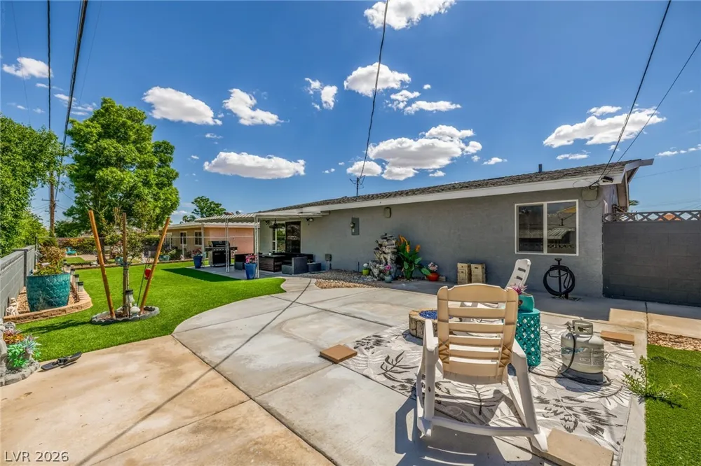 5204 Holmby Avenue Las Vegas, NV 89146
