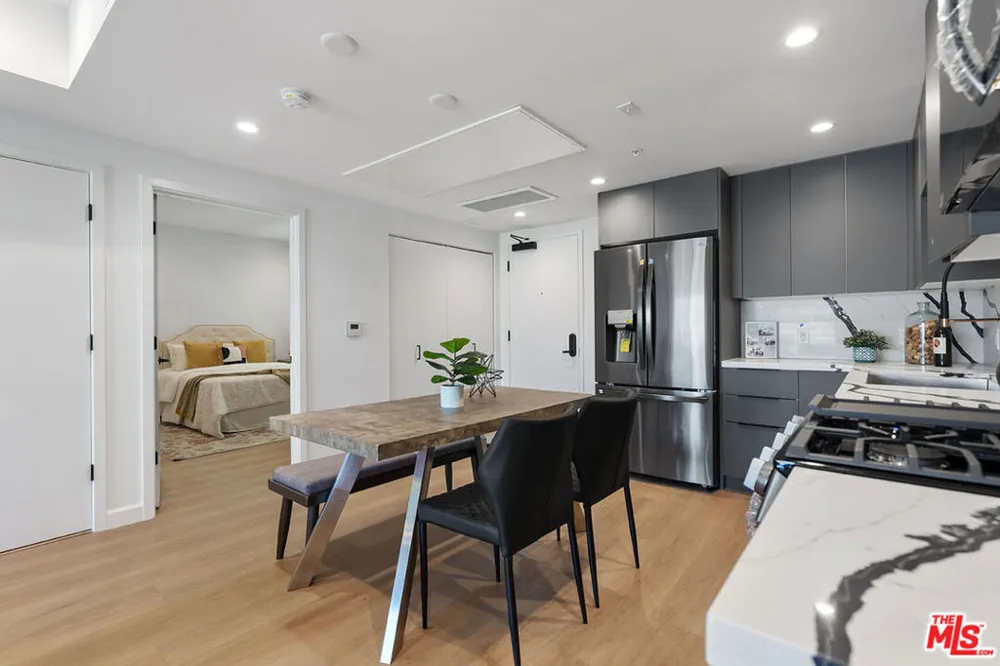 321 S Oxford Avenue #606 Los Angeles, CA 90020