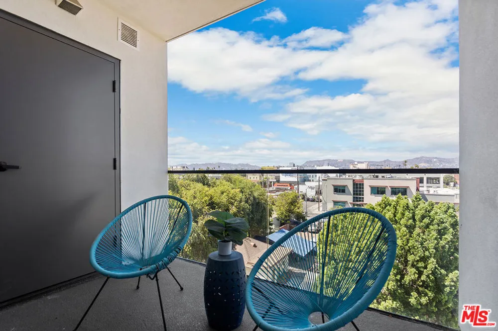 321 S Oxford Avenue #606 Los Angeles, CA 90020