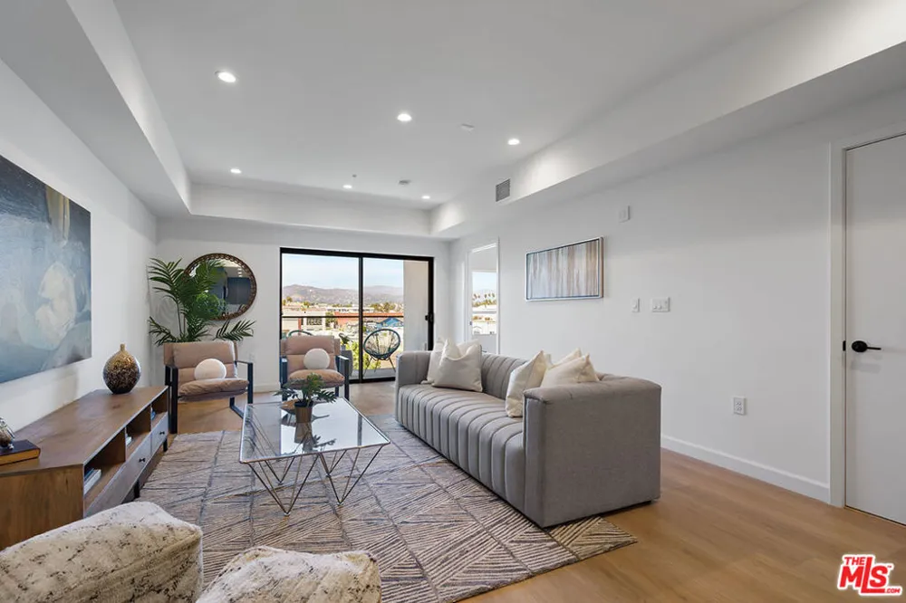 321 S Oxford Avenue #606 Los Angeles, CA 90020