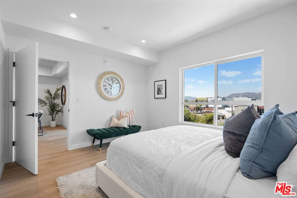321 S Oxford Avenue #606 Los Angeles, CA 90020