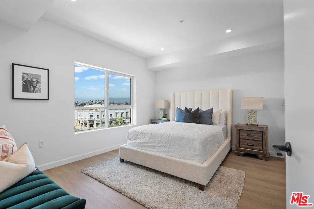 321 S Oxford Avenue #606 Los Angeles, CA 90020