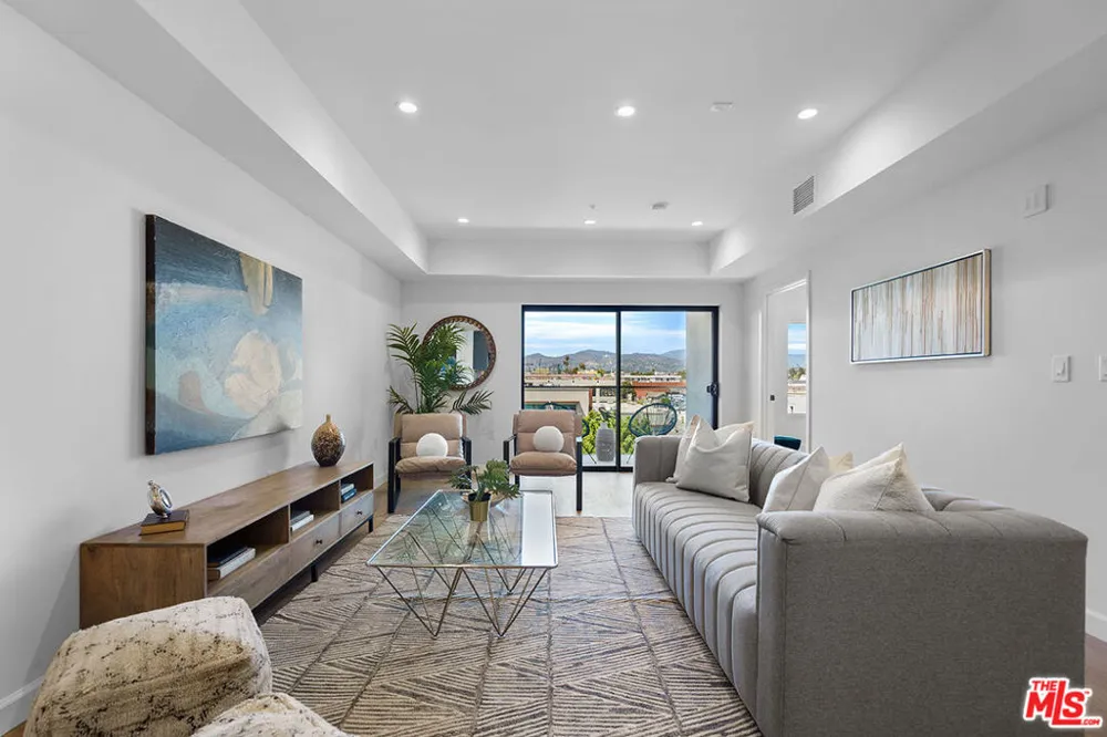 321 S Oxford Avenue #606 Los Angeles, CA 90020