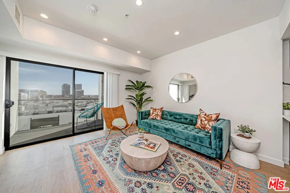 321 S Oxford Avenue #606 Los Angeles, CA 90020
