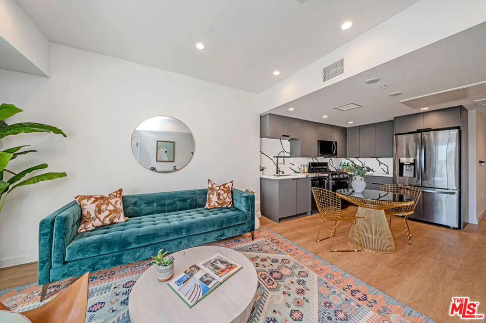321 S Oxford Avenue #606 Los Angeles, CA 90020