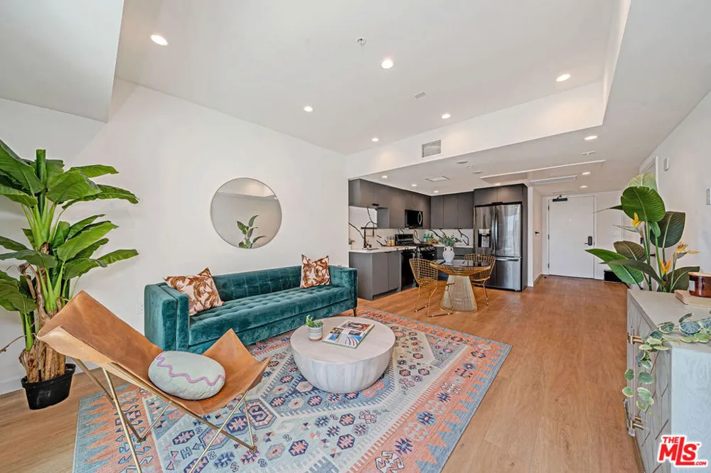 321 S Oxford Avenue #606 Los Angeles, CA 90020
