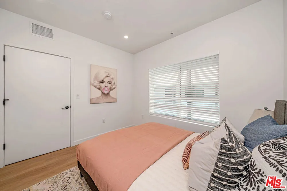 321 S Oxford Avenue #606 Los Angeles, CA 90020