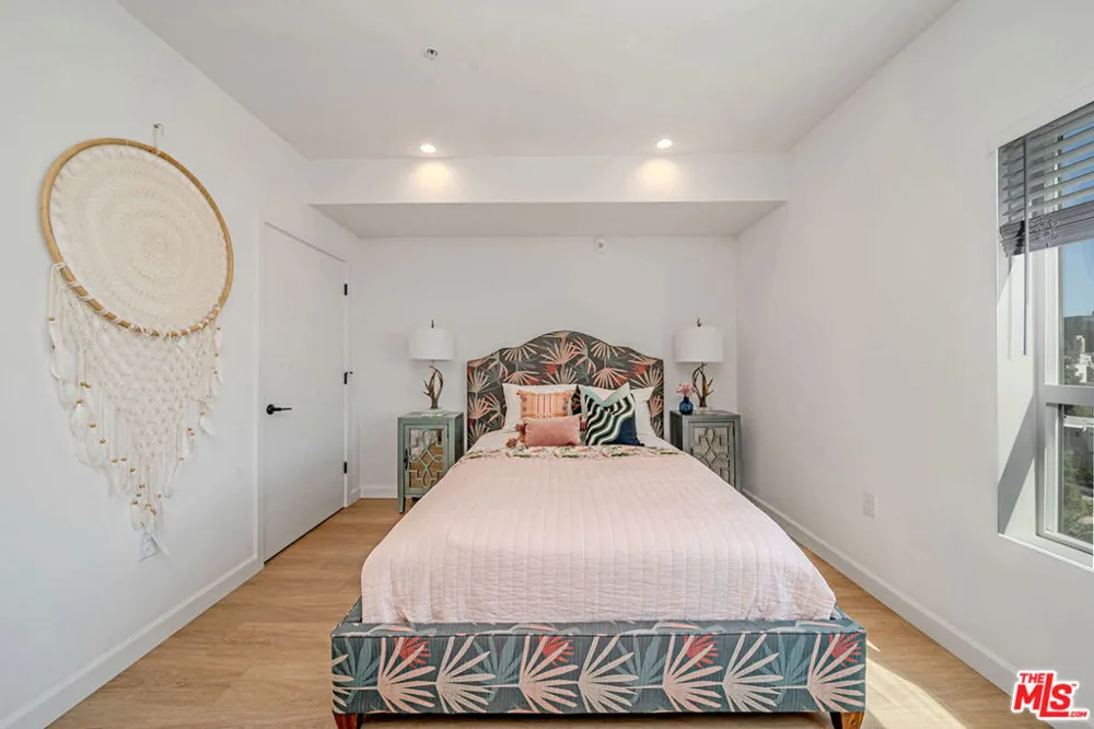 321 S Oxford Avenue #606 Los Angeles, CA 90020