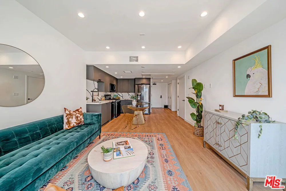 321 S Oxford Avenue #606 Los Angeles, CA 90020