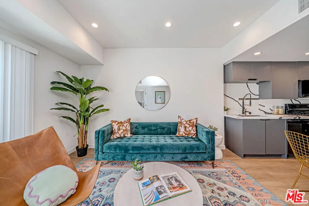 321 S Oxford Avenue #606 Los Angeles, CA 90020