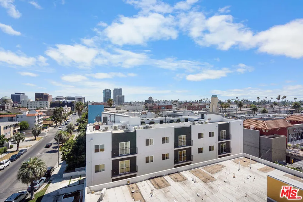 321 S Oxford Avenue #606 Los Angeles, CA 90020