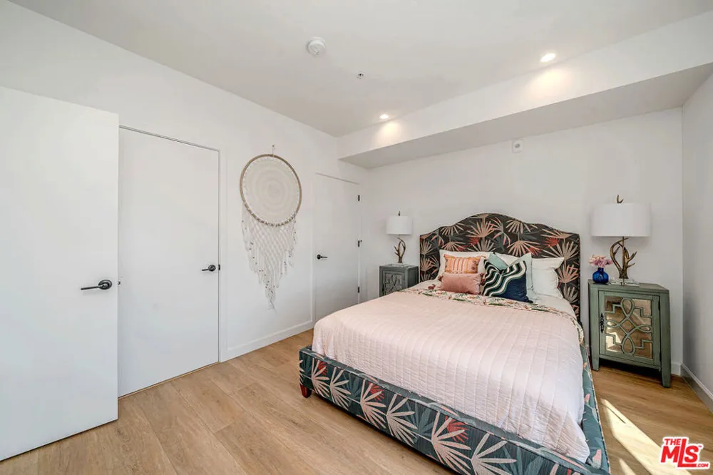 321 S Oxford Avenue #606 Los Angeles, CA 90020